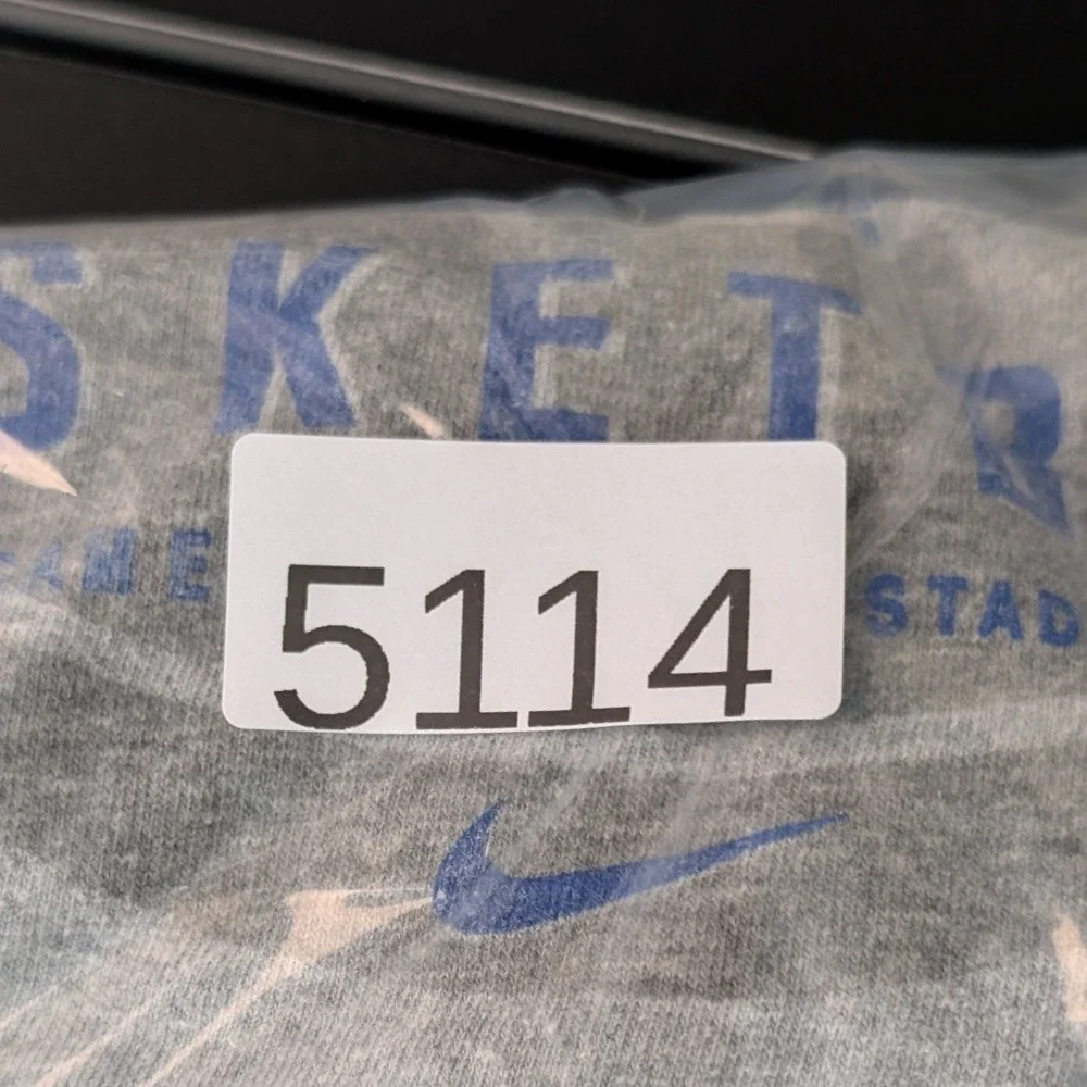 VTG Nike T-Shirt Men L Gray Duke Basketball Coach K Mike Krzyzewski Signed 90s